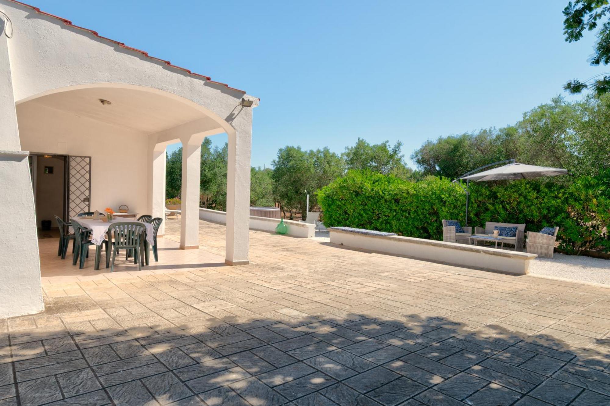 Trullo La Quercia Villa Ostuni Exterior photo